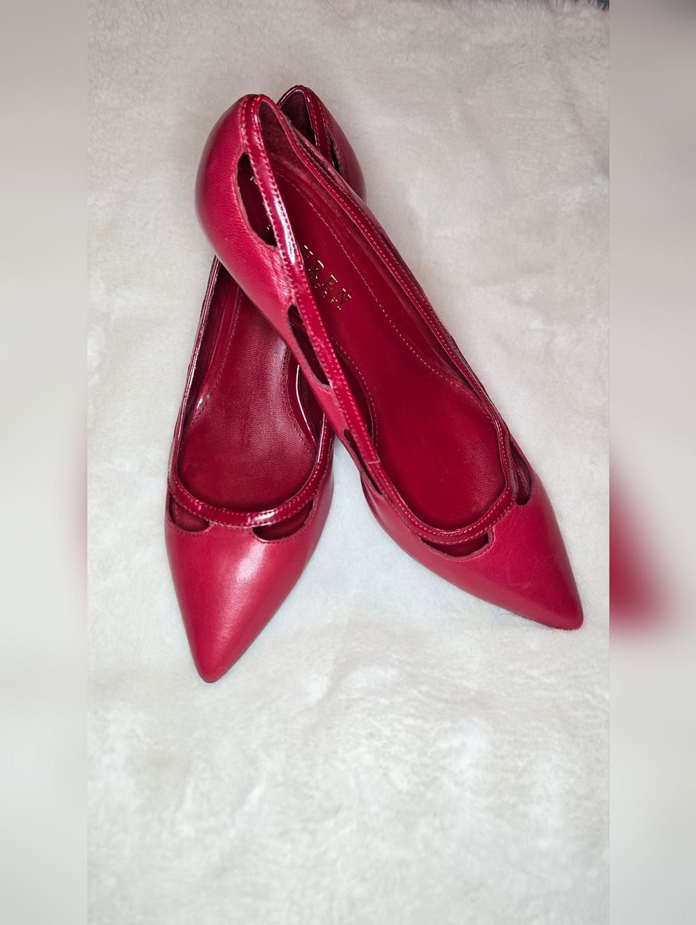 Lauren Ralph Lauren Red Leather Heels Pointed Toe Cut-Out Detail 
Size 8B